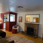 Charming Tarzana Retreat - Cozy 2 Bedroom Home