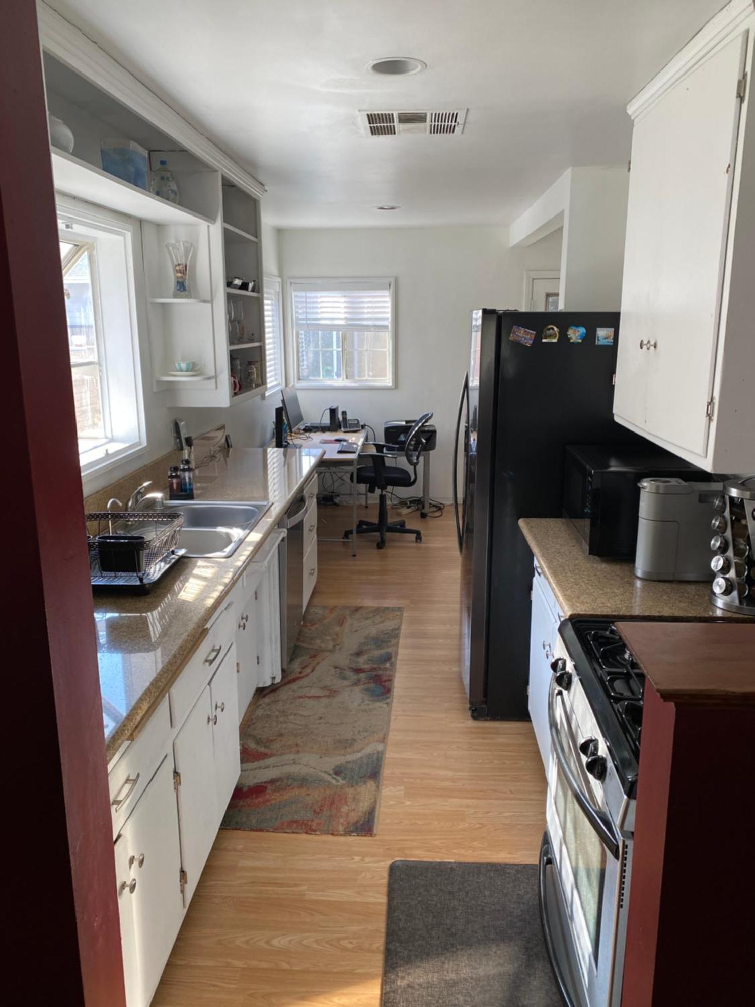 Charming Tarzana Retreat - Cozy 2 Bedroom *